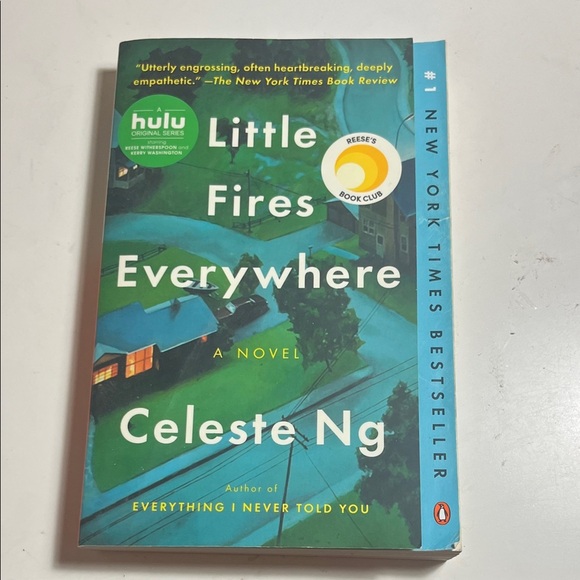 Little Fires Everywhere by Celeste Ng - Picture 1 of 2